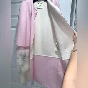 【送料&関税込】Fendi Antiqued Pink Wool Blend Cape Fendi Antiqued Pink Wool Blend Cape for Women Online India